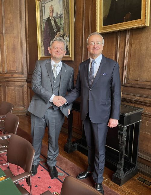 EU Ambassador to the UK Pedro Serrano shaking hands with Principal and Vice Chancellor of the University of Glasgow, Professor Sir Anton Muscatelli