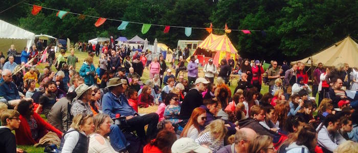 Crowd of people sitting outdoors at Solas Festival 2017