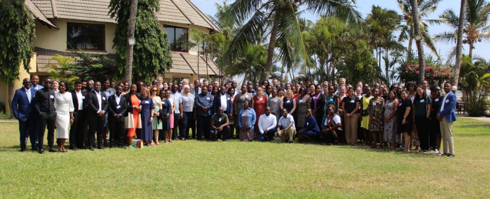 Attendees of the workshop in Tanzania in a group photo