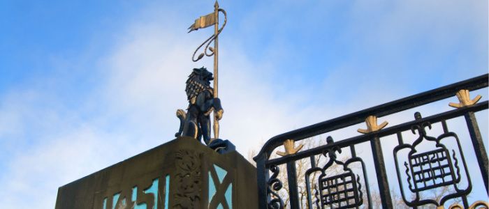 Memorial gates at Gilmorehill