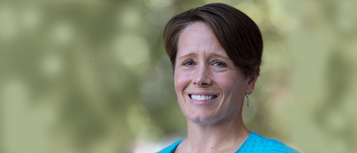 Dr Lynn Shollen headshot